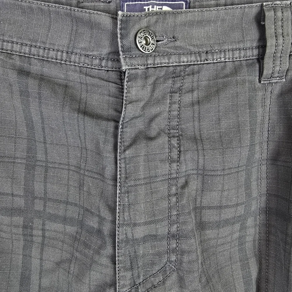 The North Face Men's Gray Plaid Cargo Shorts Size 38 Casual Hiking